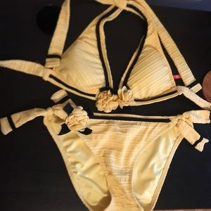 Betsy Johnson bikini